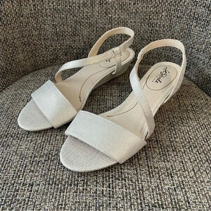 Lifestride Yasmine Wedge Sandal‎ Size 9.5 New!
